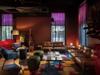 Moxy Ottawa Downtown Hotels near U.S. Embassy