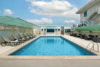 Protea Hotel by Marriott Lagos Kuramo Waters - Rooftop Pools