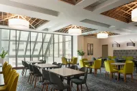Embassy Suites by Hilton Indianapolis Downtown - فطور