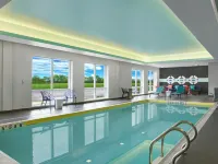 Tru by Hilton Toronto Airport West Hotels near Apollo Convention Centre