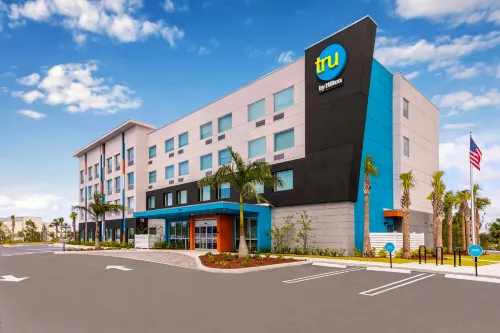Tru by Hilton Port St. Lucie Tradition - parking