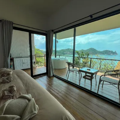 Emerald Gulf Resort Koh Tao Hotels near Chalok Baan Kao