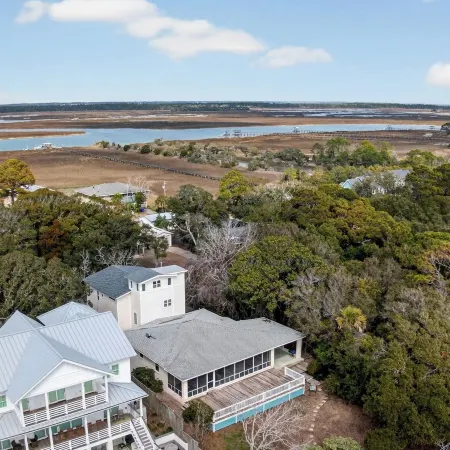 Family Tides by Avantstay 1 Block to the Beach + Game Room + Large Deck Near Center Street