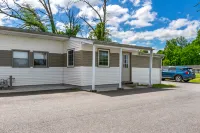 Scottish Inns - Middletown - parking