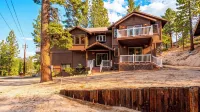 Stillwood by Avantstay Alpine Chalet + Decks + Game Room Near Ski + Lake - Homestays