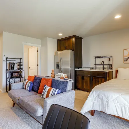 PNW Home Base! Gresham Studio w/ Patio Hotels in Gresham