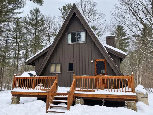 Adirondack Pine Frame - Ski/Cozy/Mountain Retreat - Chalets