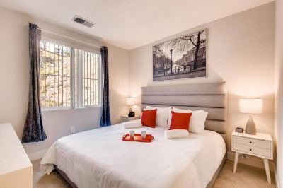 Other #1 Location - Fast Wifi - Work Area - 2Br/2.5 Bath - Free Parking (FV1) Photo