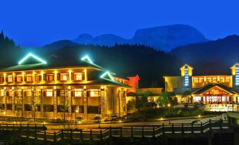 HongYa Minjiang Donghu Wawu Mountain Hot Spring Resort Hotel