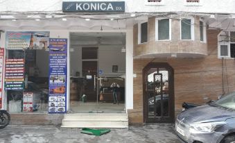 Hotel Konica Deluxe