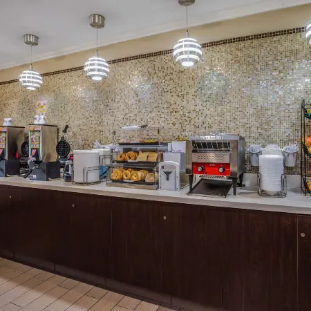 La Quinta Inn & Suites by Wyndham Carlsbad - Legoland Area