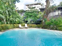The Henry Hotel Manila ル ・パビリオン周辺のホテル