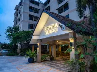 Crystal Resort Hotels near Wat La Lom Pho