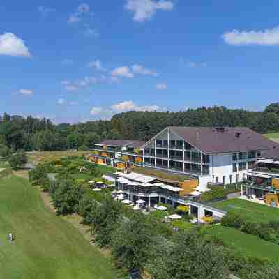 Wellnesshotel Golfpanorama Hotel Exterior