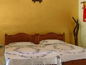 Adonise Homestay