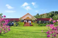 Nui Thom Ecolodge - parking