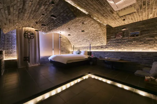 Pandora Hotel