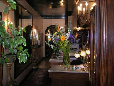 호텔 폰타나 로마 객실 내부 이미지