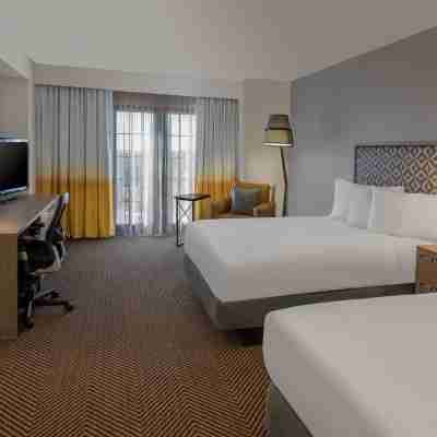 DoubleTree by Hilton Hotel Austin Rooms