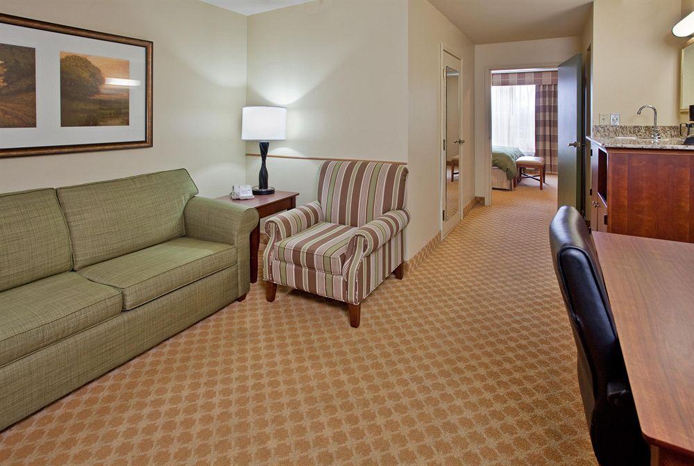 Country Inn & Suites by Radisson, Birch Run-Frankenmuth, MI