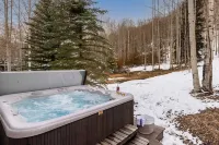 Highline by AvantStay Breathtaking Mountain Home w Hot Tub Views
