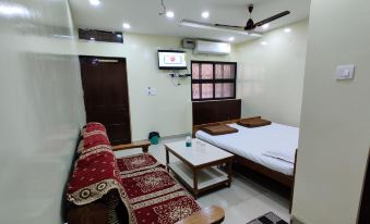 Hotel Pushpak Lodge