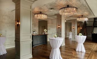 The Foundry Hotel Asheville, Curio Collection by Hilton