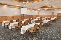 Wyndham Garden Conference Center Champaign/Urbana Hotels in Cunningham Township