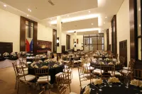 Oracle Hotel and Residences Hotels in Quezon City