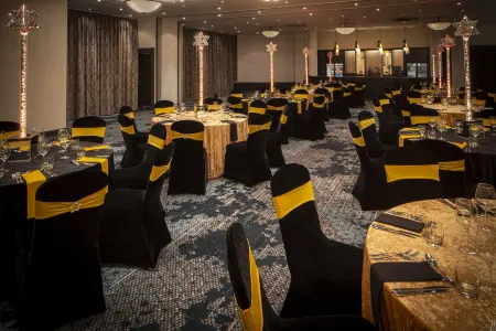 Crowne Plaza Harrogate Отели рядом с достопримечательностью «Bils & Rye»