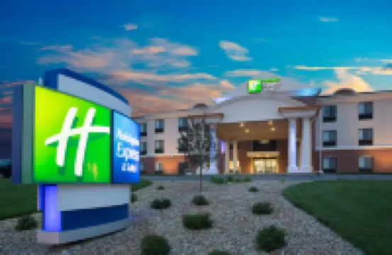 Holiday Inn Express & Suites Concordia US 81 by IHG โรงแรมใน