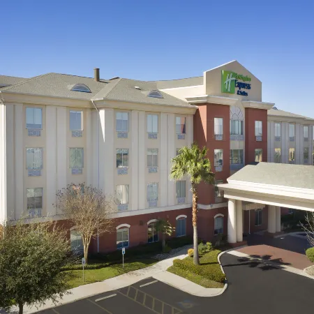 Holiday Inn Express & Suites UVALDE by IHG