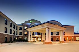 Holiday Inn Express & Suites PERU - LASALLE AREA by IHG