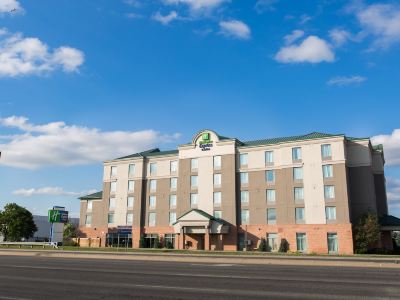 Holiday Inn Express & Suites BRAMPTON by IHG