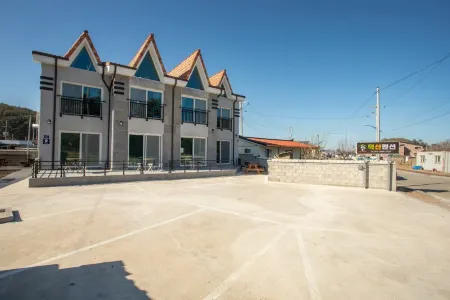 Samcheok Deoksan Pension