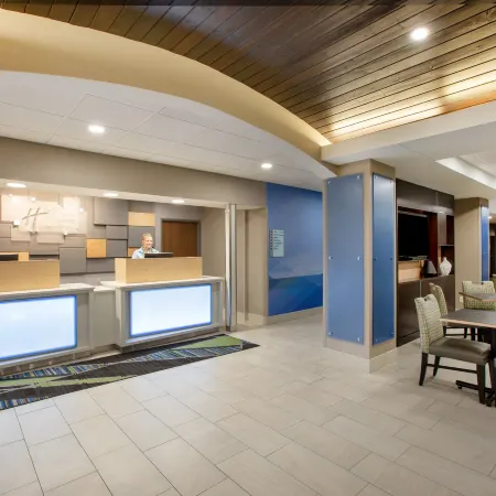 Holiday Inn Express & Suites COLUMBUS by IHG