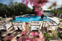 Apollo Spa Resort - All-Inclusive , Indoor & Outdoor Pools & Individual AC in Every Room - Pool