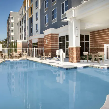Hilton Garden Inn Columbia Airport Отели рядом с достопримечательностью «Зоопарк Riverbank»