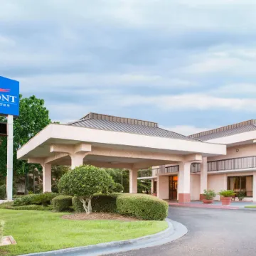 Baymont by Wyndham Mobile/ I-65 Hotels near Walmart Supercenter