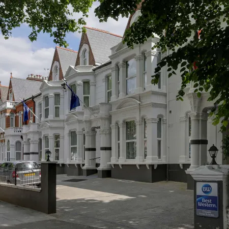 Best Western Chiswick Palace Suites Отели рядом с достопримечательностью «Станция метро Hammersmith»