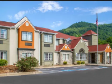 Quality Inn & Suites Maggie Valley - Cherokee Area Hotels in Maggie Valley