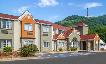 Quality Inn & Suites Maggie Valley