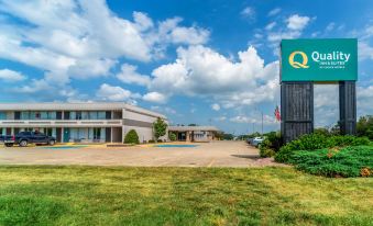 Quality Inn & Suites Vandalia Near I-70 and Hwy 51