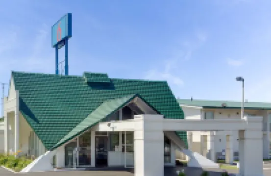 Wingate by Wyndham Geneva at Spire Academy