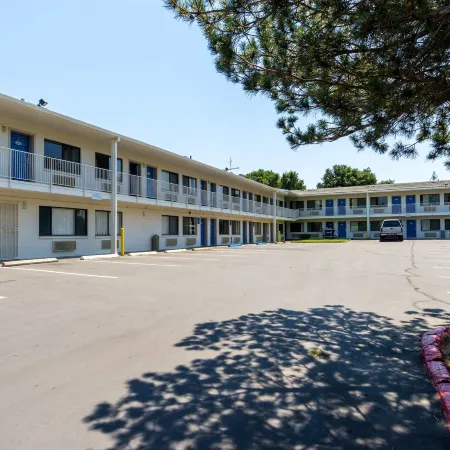 Motel 6 Redding, CA - Central