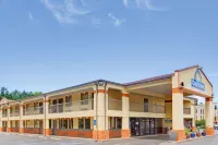 Days Inn by Wyndham Acworth - 2-Star