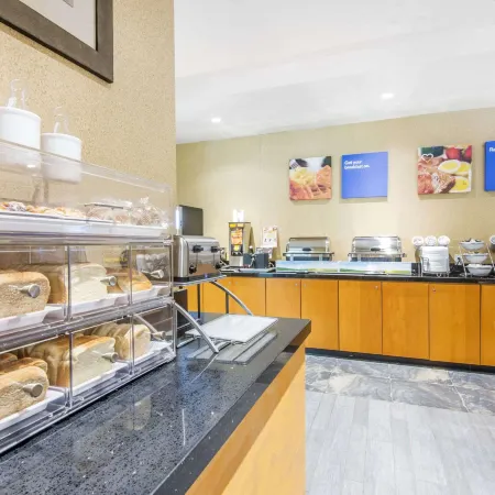 Comfort Inn & Suites