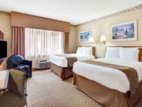 แทรเวิลลอดจ์ บายวินด์แฮม ซีแอตเทิล ข้างสเปซนีเดิล โรงแรมในซีแอตเทิล