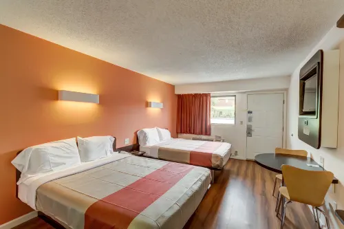 Motel 6 Berea, KY فنادق في Berea
