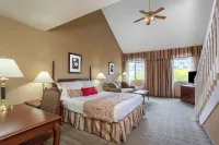 Ramada by Wyndham Kelowna Hotel & Conference Center Hotels in Kelowna